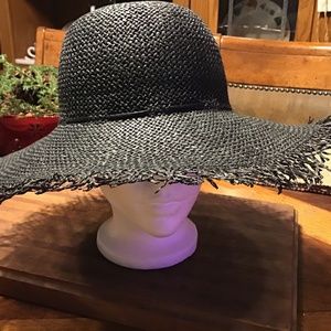 Sun Hat, never worn, excellent condition